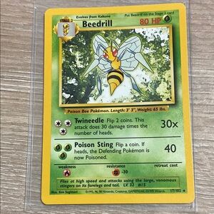 Beedrill 17/102 Rare Unlimited Non Holo - Base Set - Pokemon Card WOTC